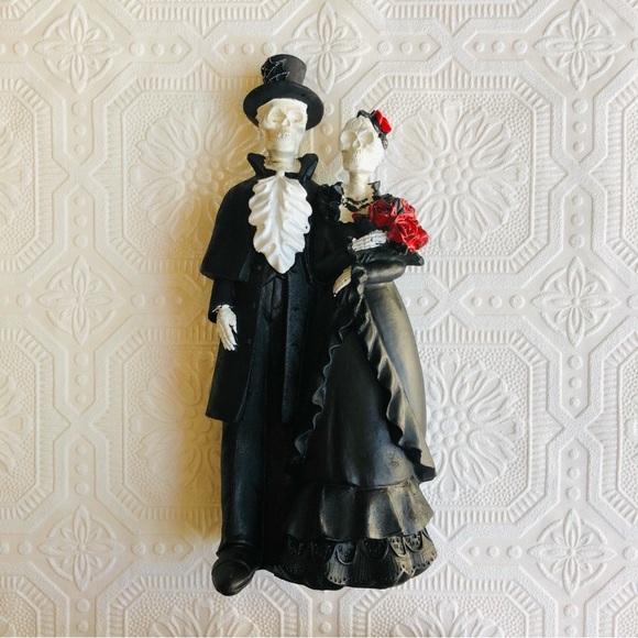 Day of The Dead Couple Figurine - Picture 2 of 16